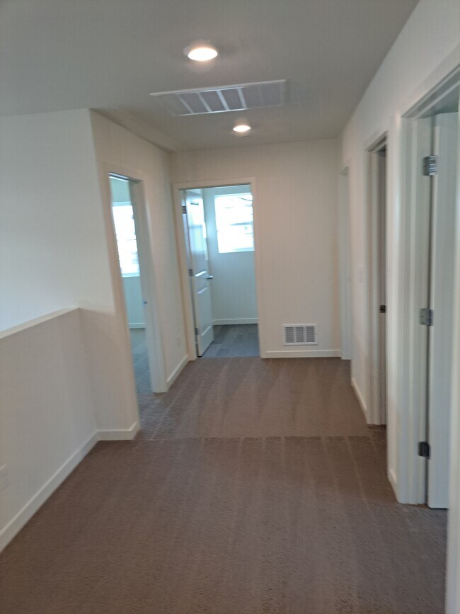 Building Photo - 5009 Star Dance Cir