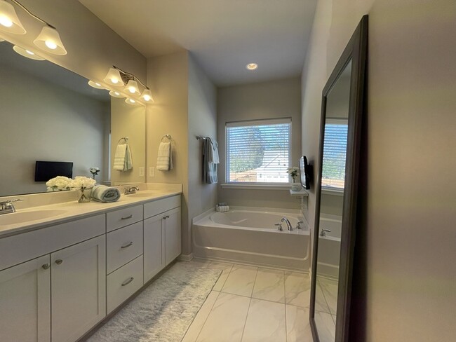 Building Photo - 6326 Grace Lily Dr