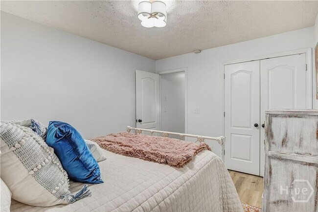 Building Photo - Beautiful 3BR/3BA Home with Private Pool in Commerce