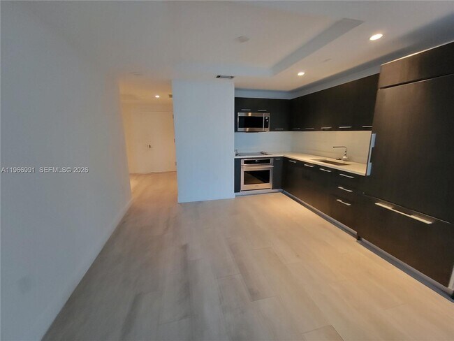 Building Photo - 45 SW 9th St