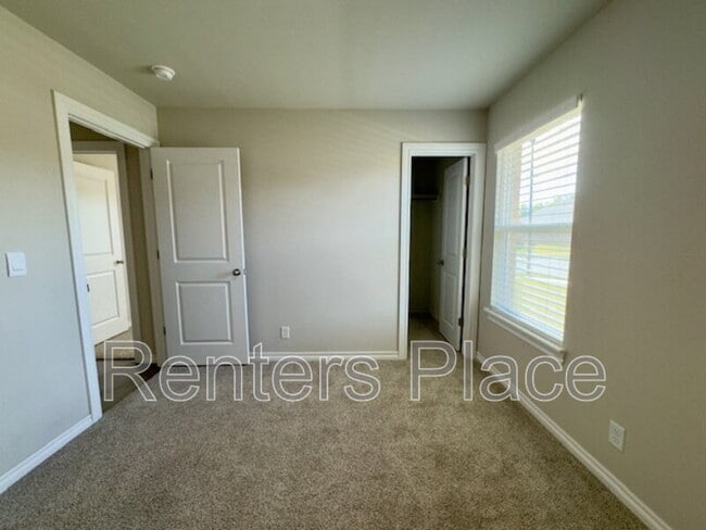 Building Photo - 7203 E 155th Pl S