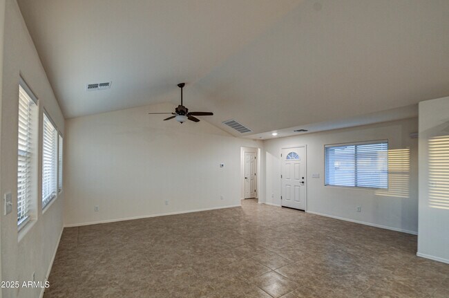 Building Photo - 22955 Pine St