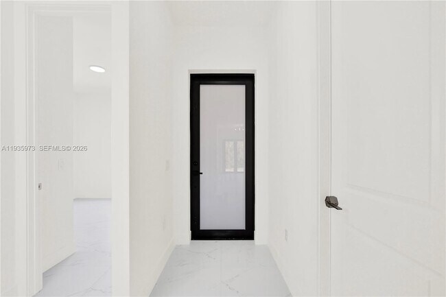 Building Photo - 68 Organ St