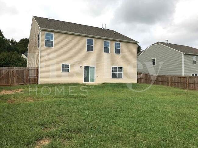 Building Photo - 3283 Grandview Club Rd