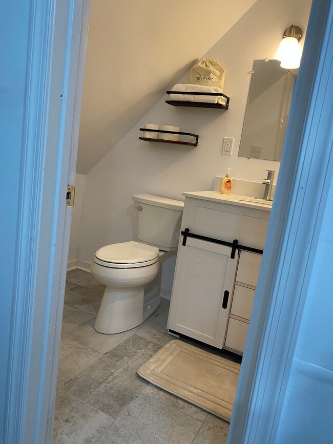 Building Photo - 7550 Eagle Rock Dr