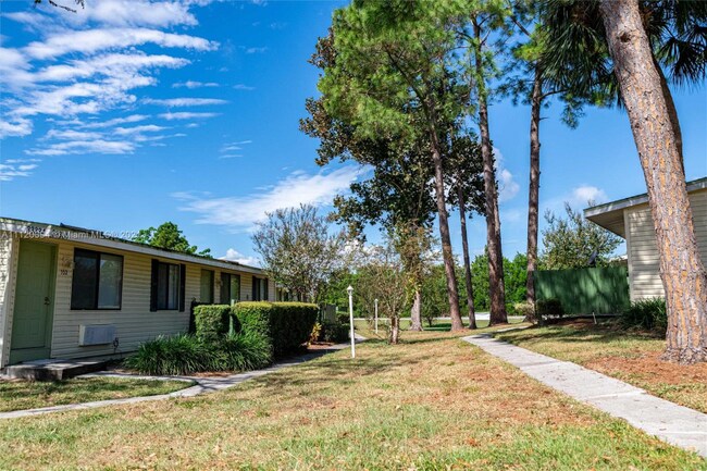 Building Photo - 33305 Ryan Dr