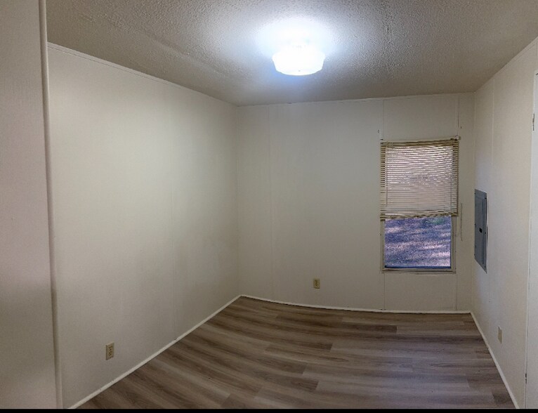 Building Photo - 9631 Arleen Ave