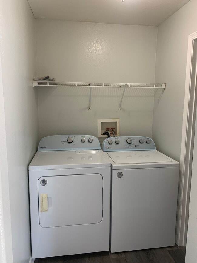 Building Photo - Tucked away on a quiet dead-end street, 773 offers the perfect mix of privacy and vibe.