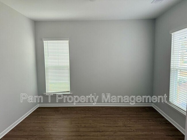 Building Photo - 103 Peabody St