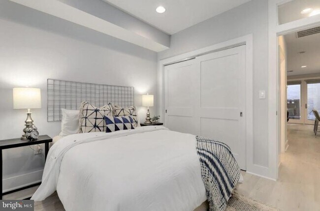 Building Photo - 1700 Euclid St NW