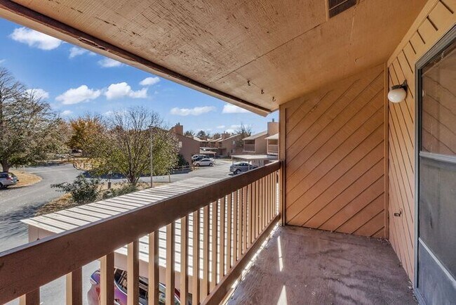 Building Photo - Wonderful 3 Bedroom Townhouse in Cedar Terrace