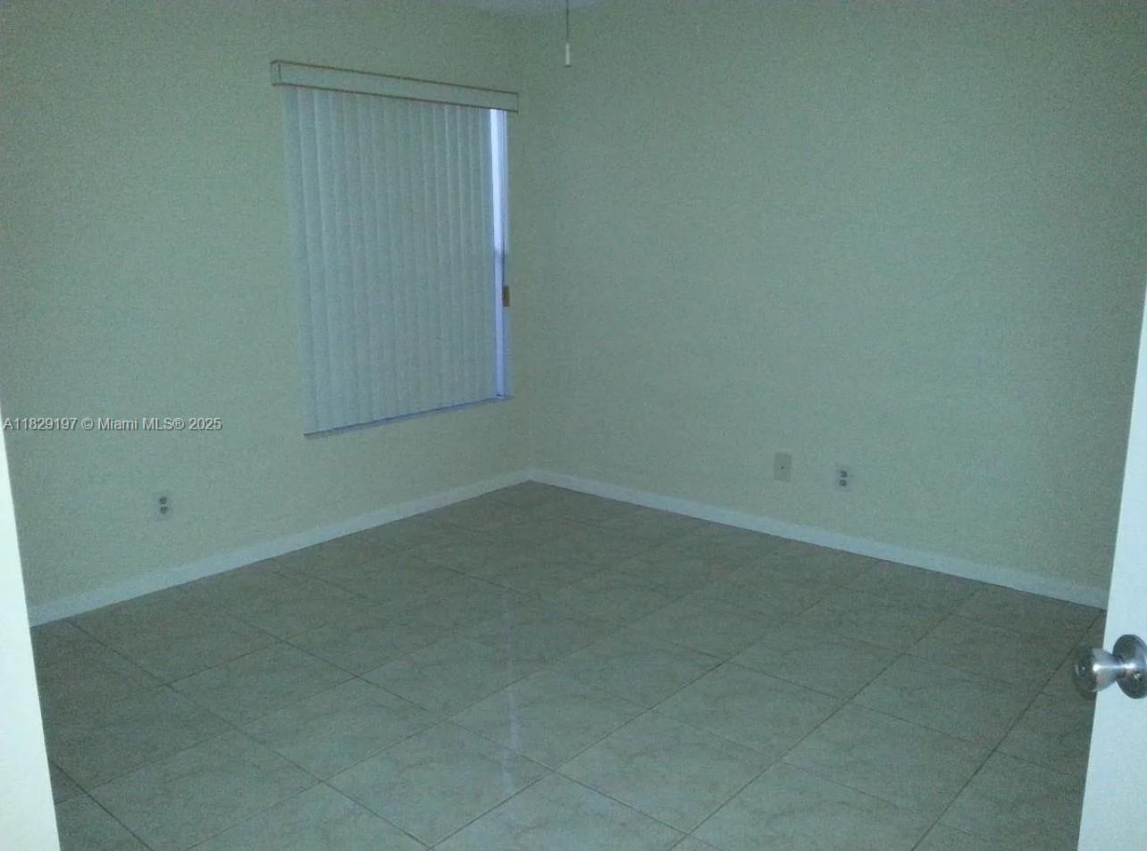 Building Photo - 200 Crosswinds Dr
