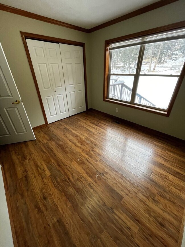 Building Photo - 30856 Kings Valley Way