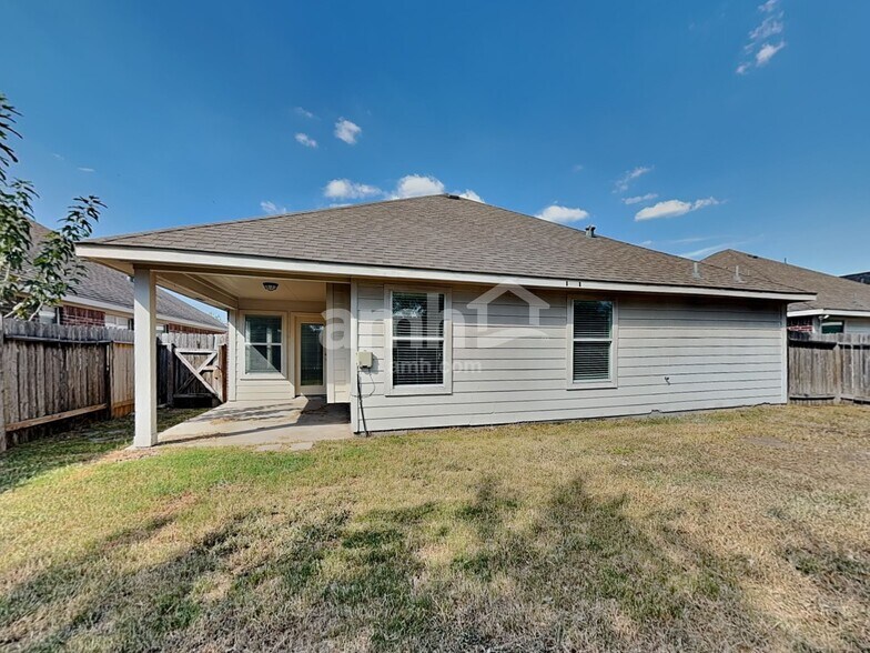 Building Photo - 21415 Branchport Dr