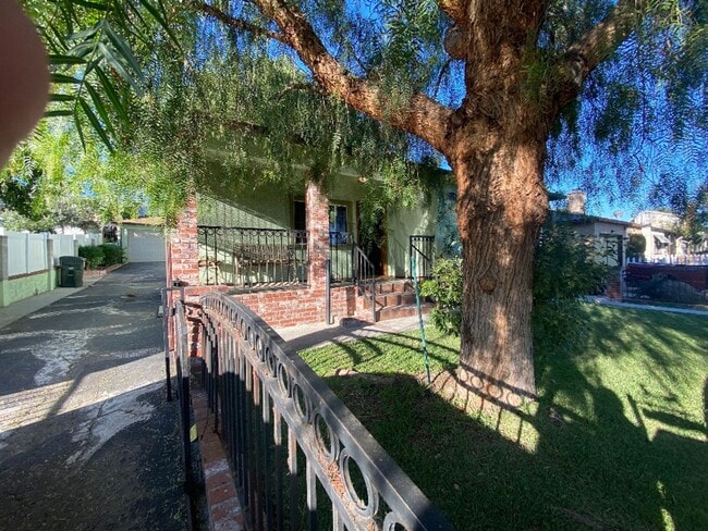 Building Photo - Coming Soon House in La Crescenta-Montrose