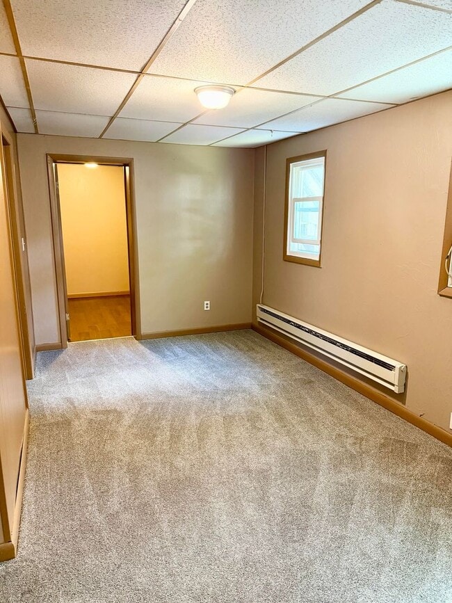 Building Photo - Cozy and conveniently located 1 bedroom, 1 bathroom first-floor apartment with a private entrance!