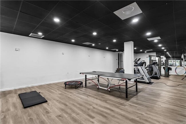 Building Photo - 3645 Peachtree Rd NE