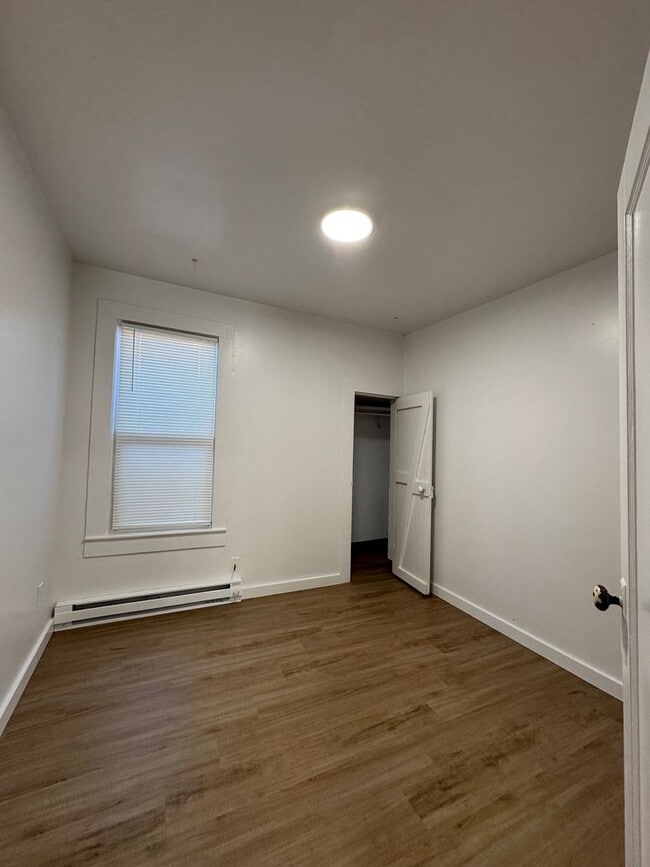 Building Photo - Remodeled 2-Bedroom Home on Oversized Lot