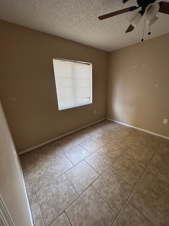 Building Photo - South Lakeland Rental