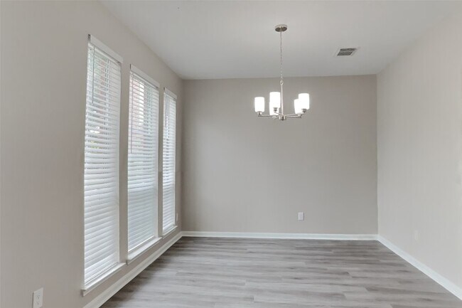 Building Photo - 3602 Windlewood Dr