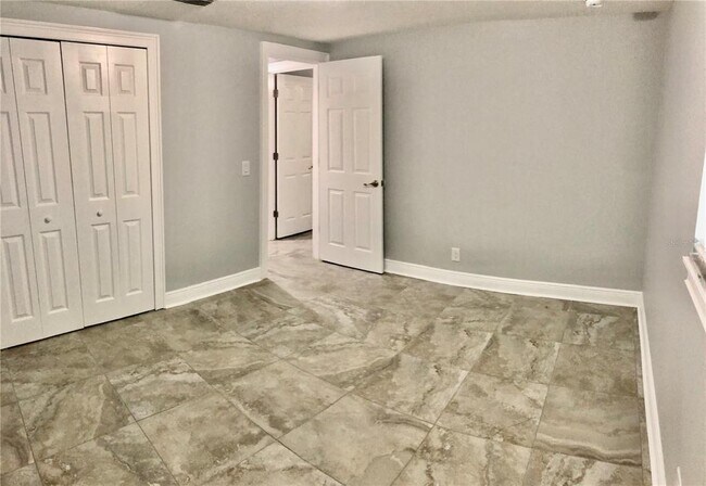 Building Photo - 11001 Riverview Dr