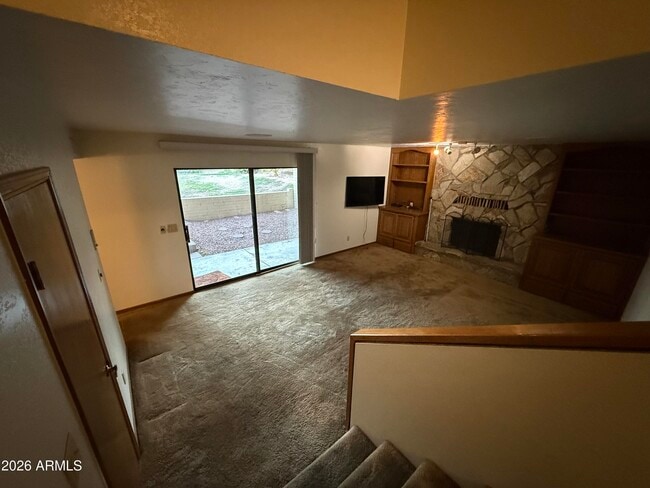 Building Photo - 1753 E Gable Ave