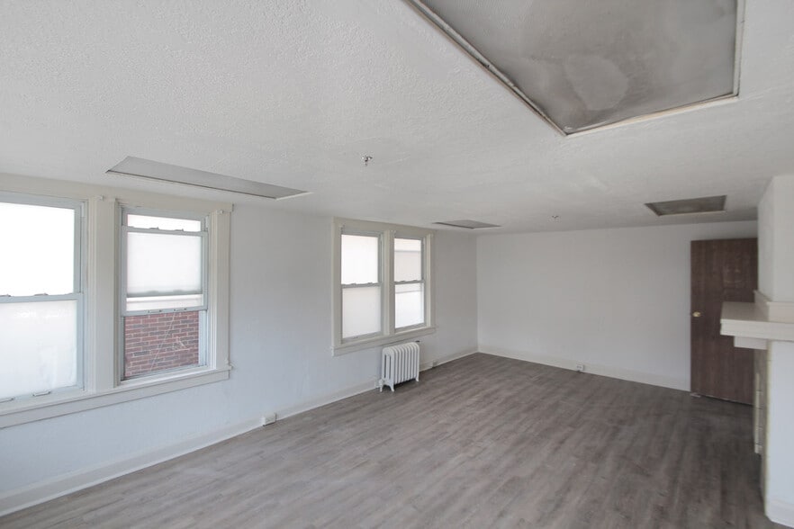 Building Photo - 505 South Ave