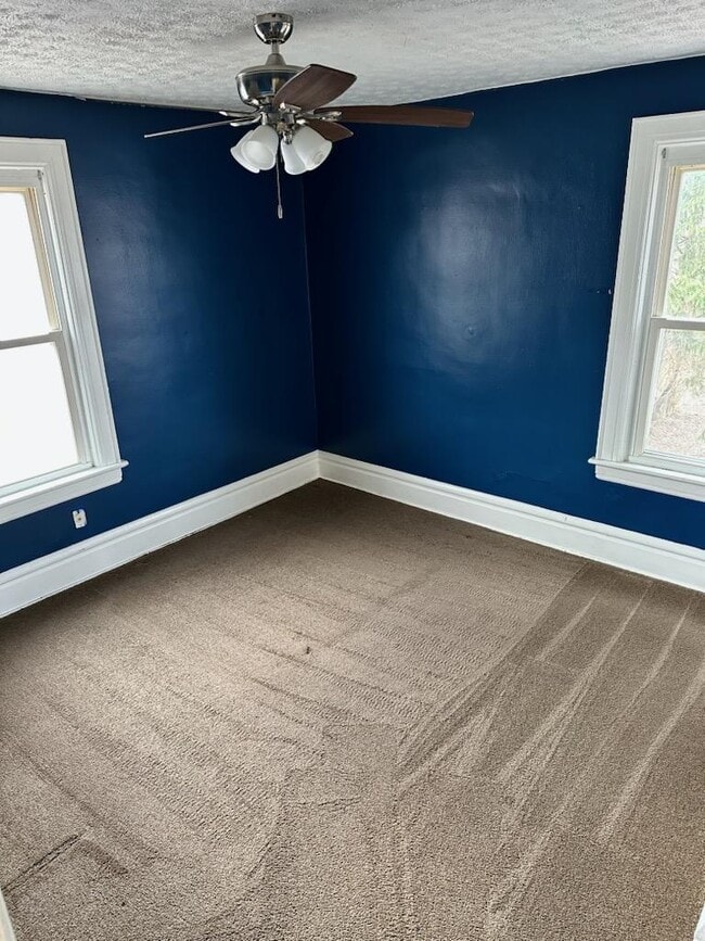 Building Photo - 821 Elizabeth Ave