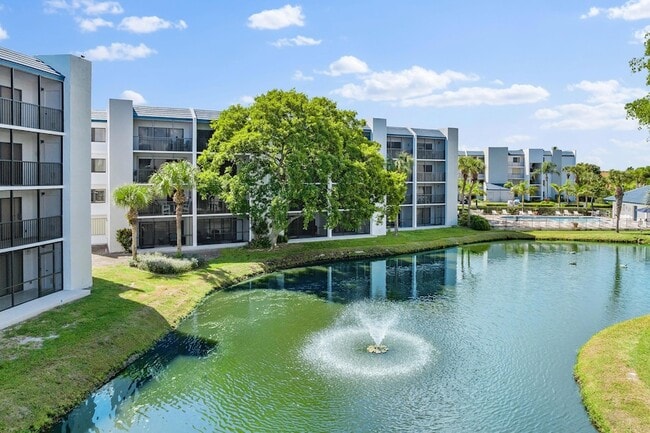 Building Photo - 1605 S US Hwy 1