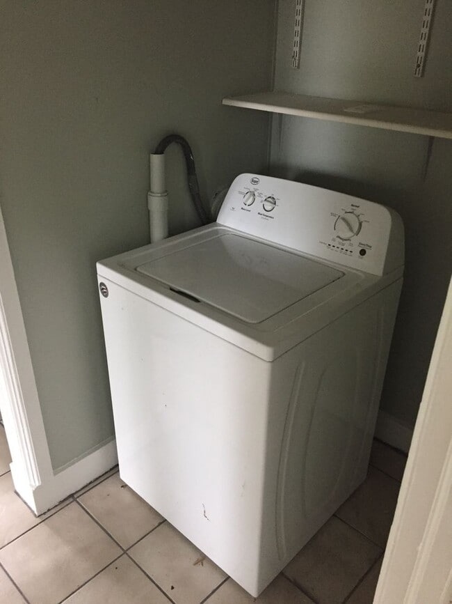 Building Photo - 2BD Duplex in Pendleton for Rent! Only $1,...