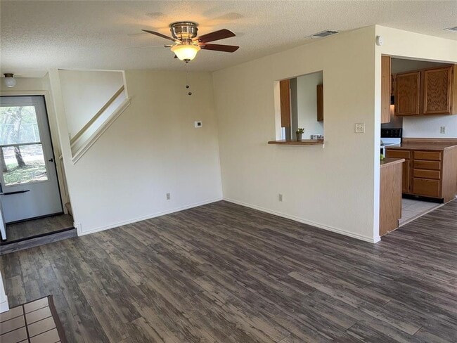 Building Photo - 6109 Parkwood Dr