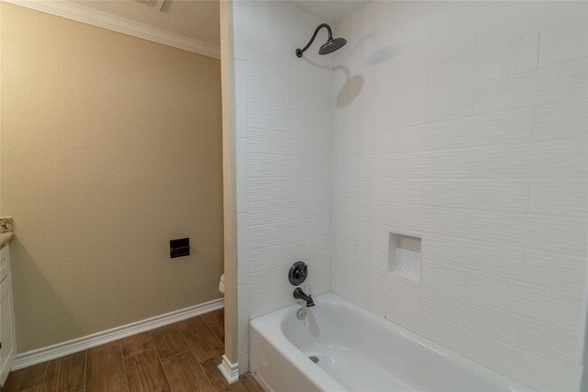Building Photo - 14701 Cedar Ln Loop