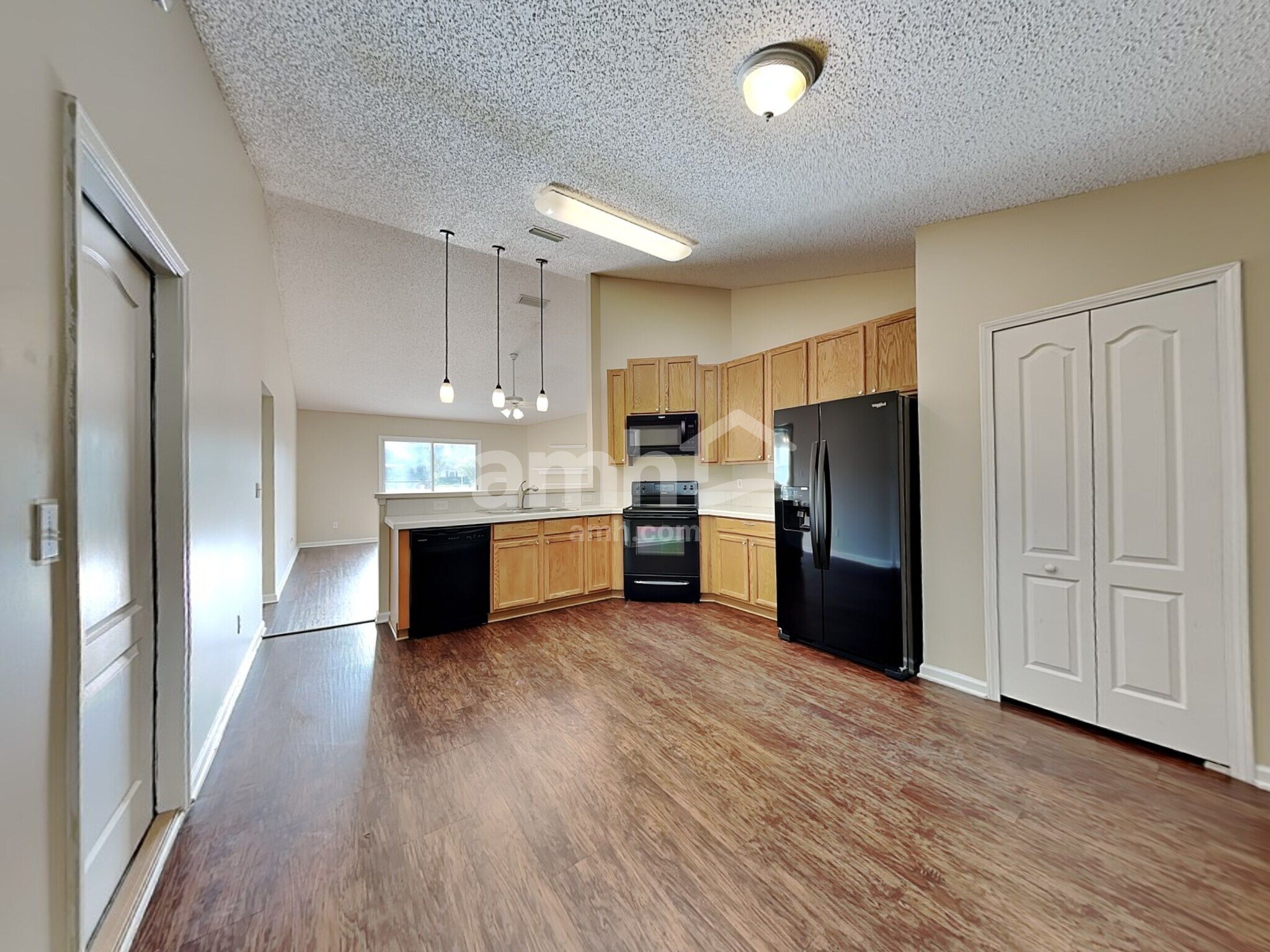 Building Photo - 14131 Crestwick Dr E