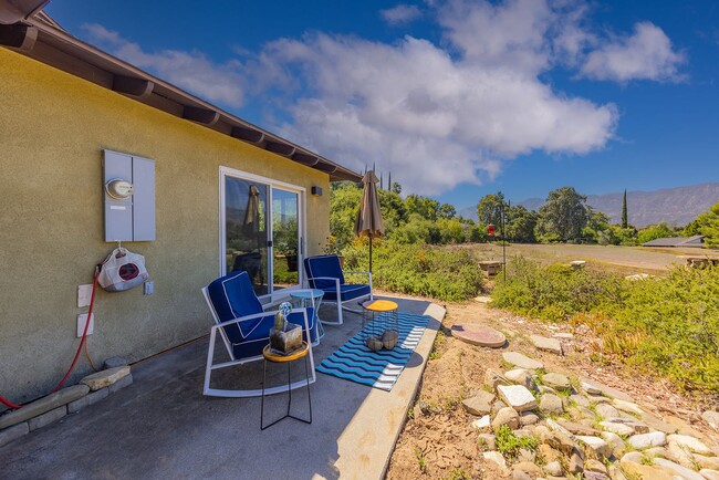 Building Photo - Modern Ojai Charmer