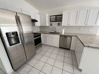 Building Photo - 2749 W 72nd St