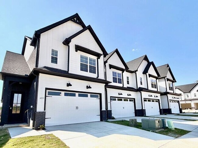Building Photo - OPEN HOUSE! Now Leasing! 3-Bedroom 2.5 Bath Townhome in Olive Branch- Minutes from Methodist Hosp...
