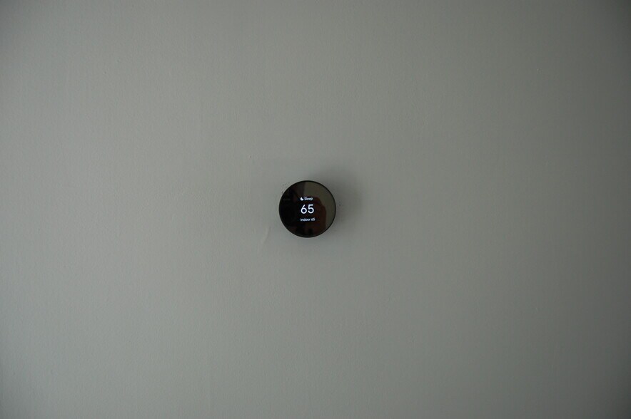 WIFI THERMOSTDAT - 2011 W Fargo Ave