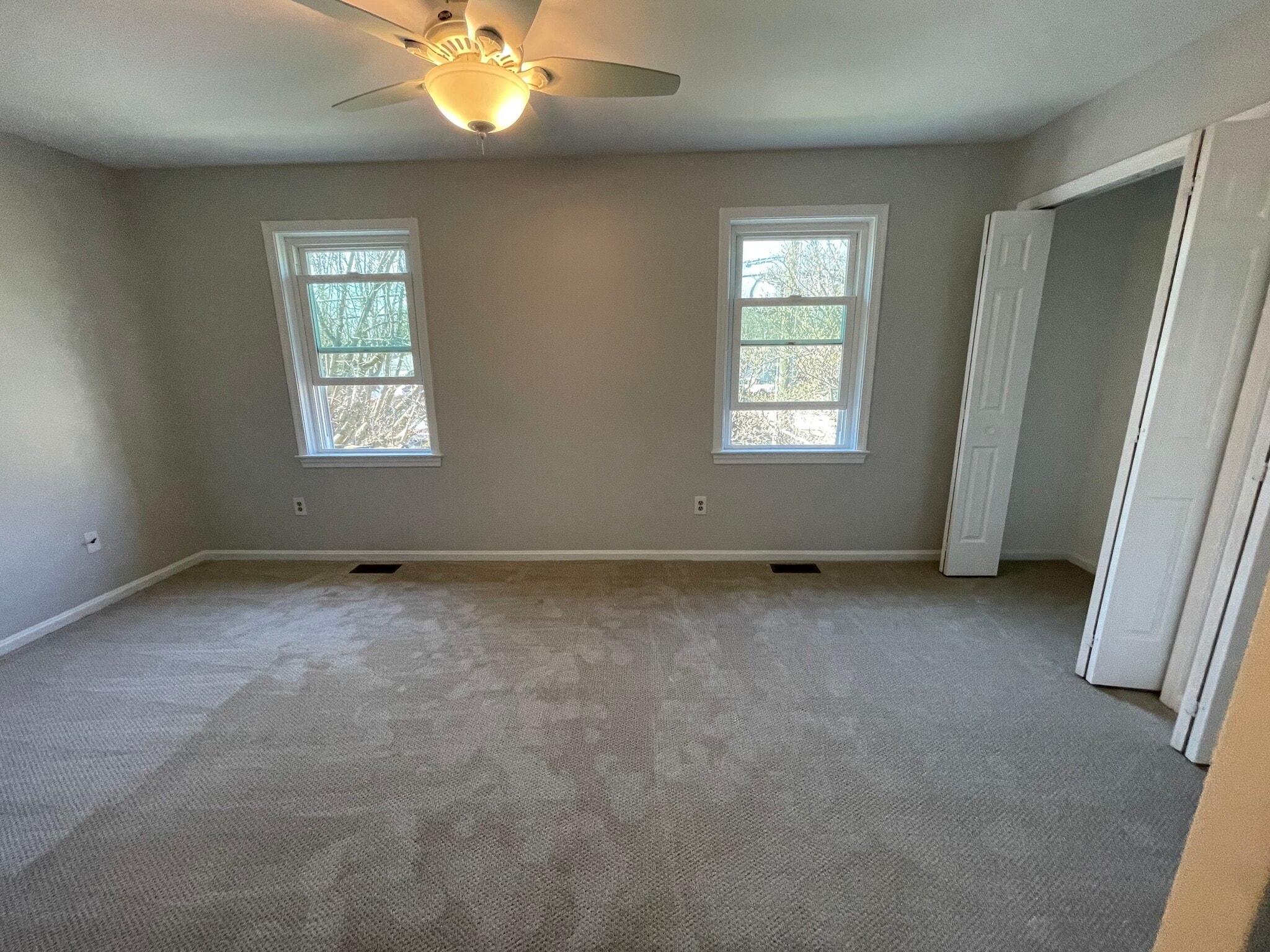 Building Photo - 845 N Greenbrier St