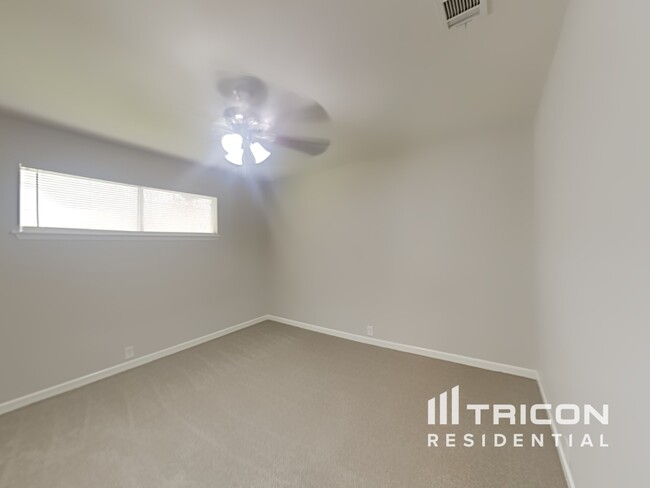 Building Photo - 1713 Brown Trail