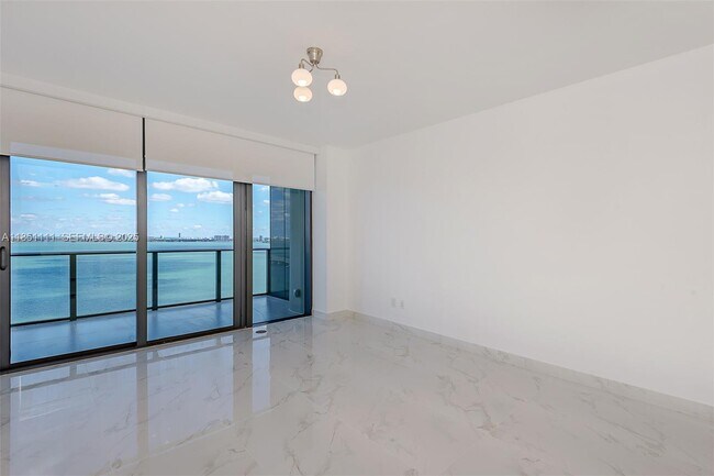 Building Photo - 3131 NE 7th Ave