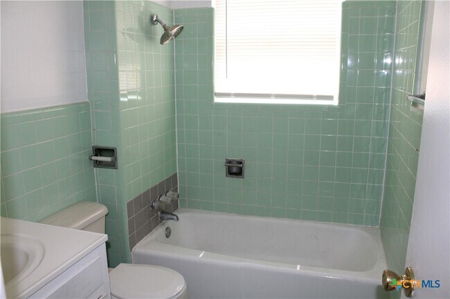 Primary Photo - 1306 Connell Dr