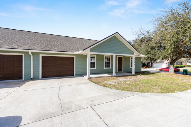 Building Photo - 6523 NW 109th Pl