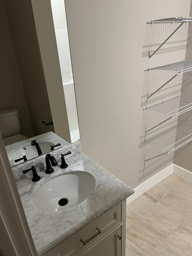 Building Photo - 37 Alex Dr