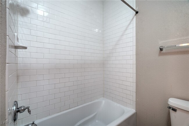 Building Photo - 2464 Sturrock Dr