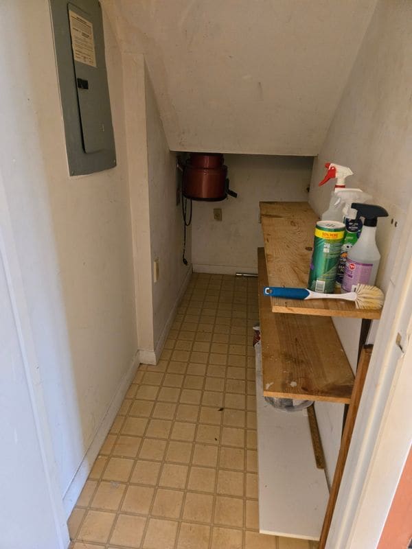Building Photo - 505 Live Oak Ln