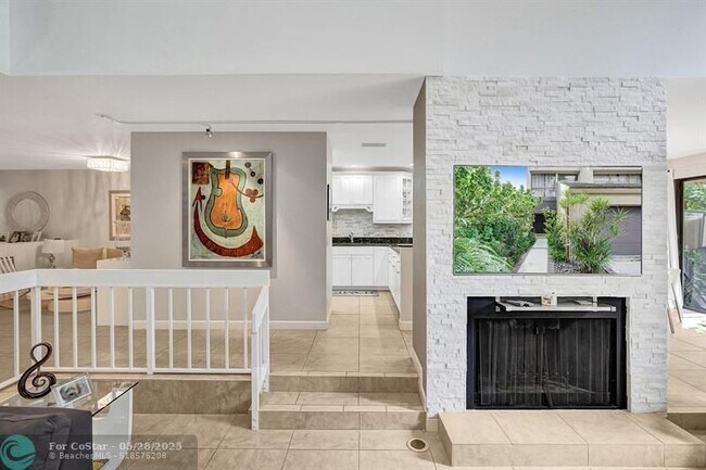 Building Photo - 702 St Albans Dr