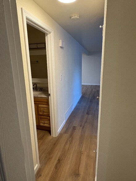 Building Photo - 1015 Roosevelt Ave