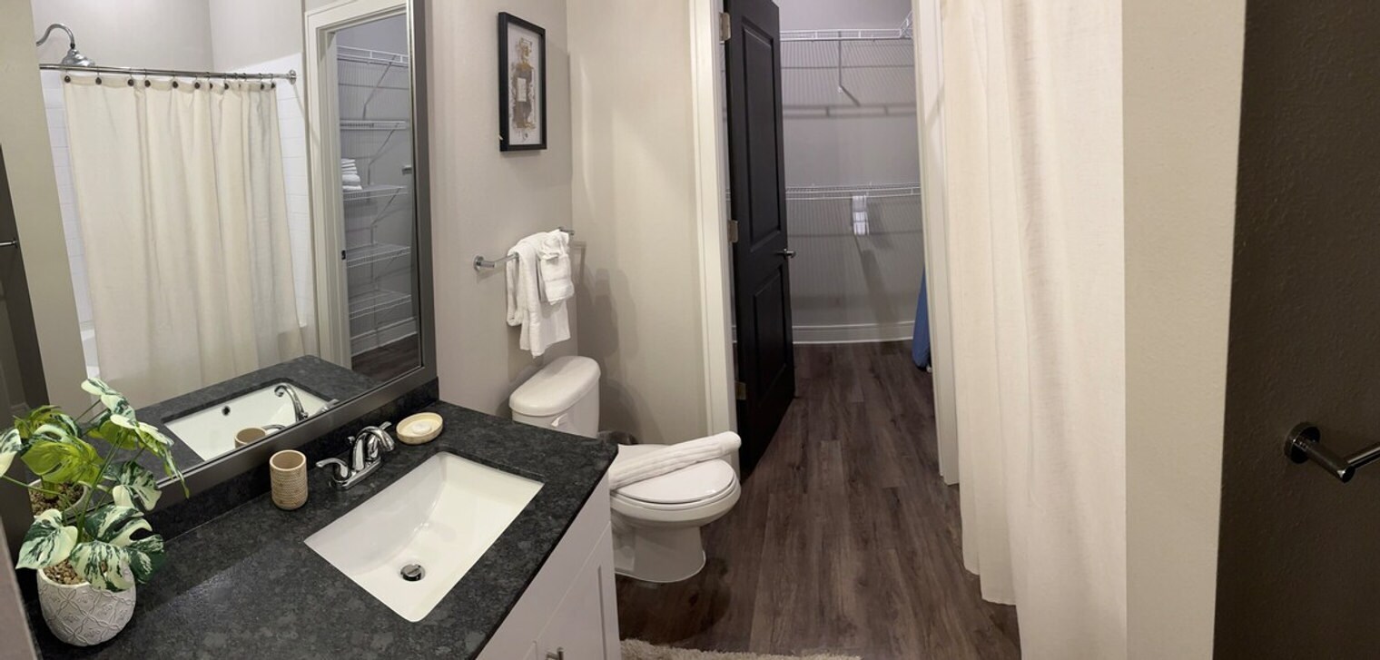 Building Photo - 3700 Ingleside Blvd