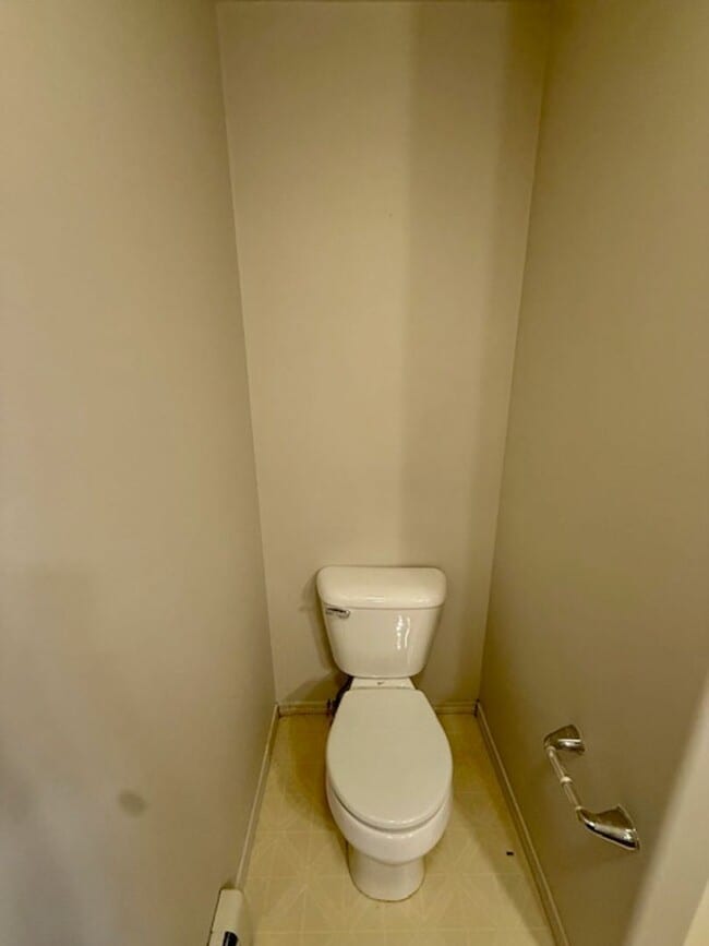 Building Photo - 3 Bedroom, 2.5 Bathroom Townhouse; Short Drive to MSU Campus