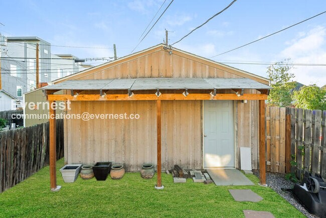 Building Photo - 4902 Meade St